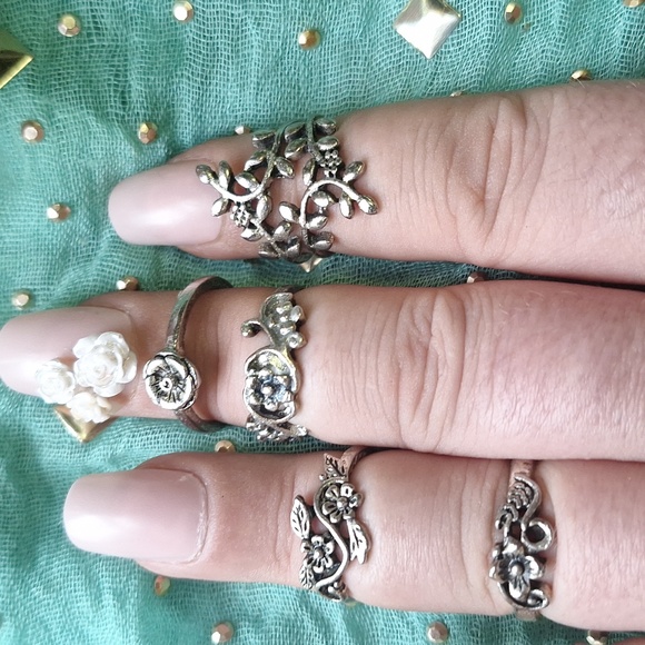 Antique sliver flower rings - Picture 2 of 3